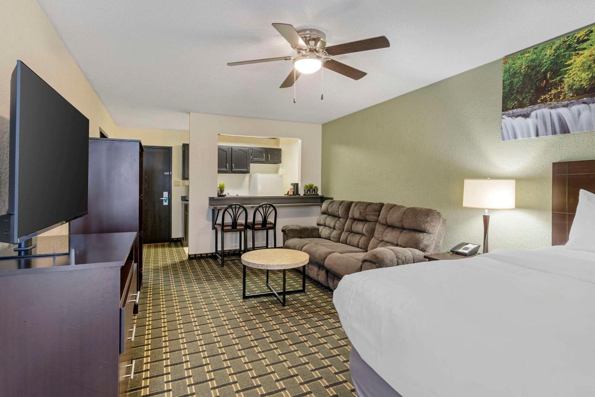 Clarion Pointe Hotel Jasper Eksteriør billede