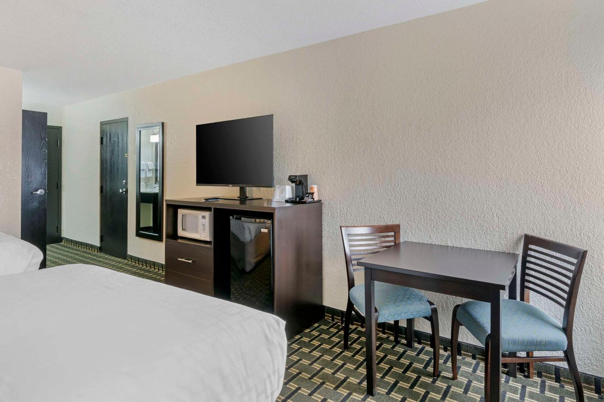 Clarion Pointe Hotel Jasper Eksteriør billede